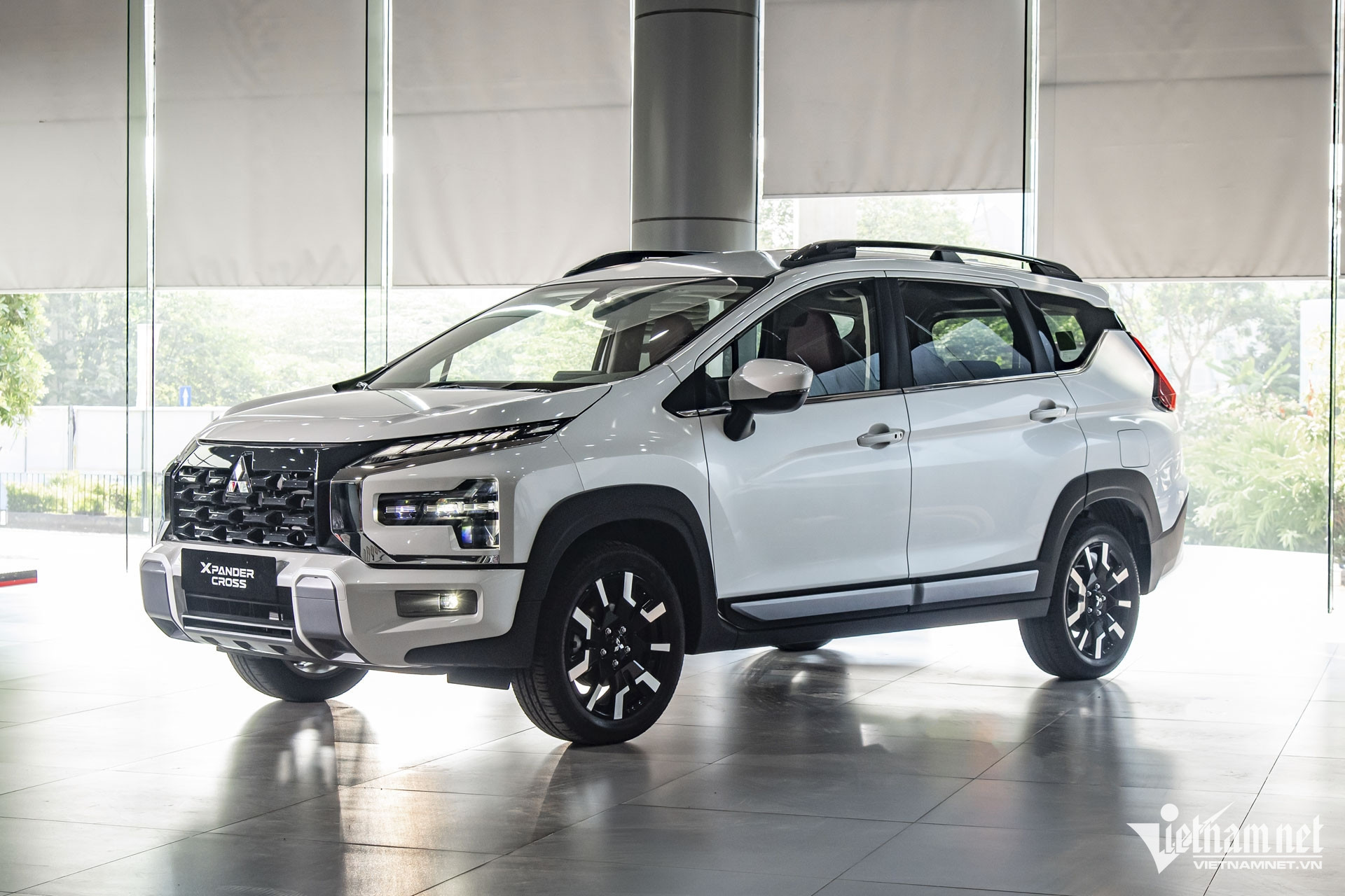 w mitsubishi xpander cross 2025 1 1952.jpeg