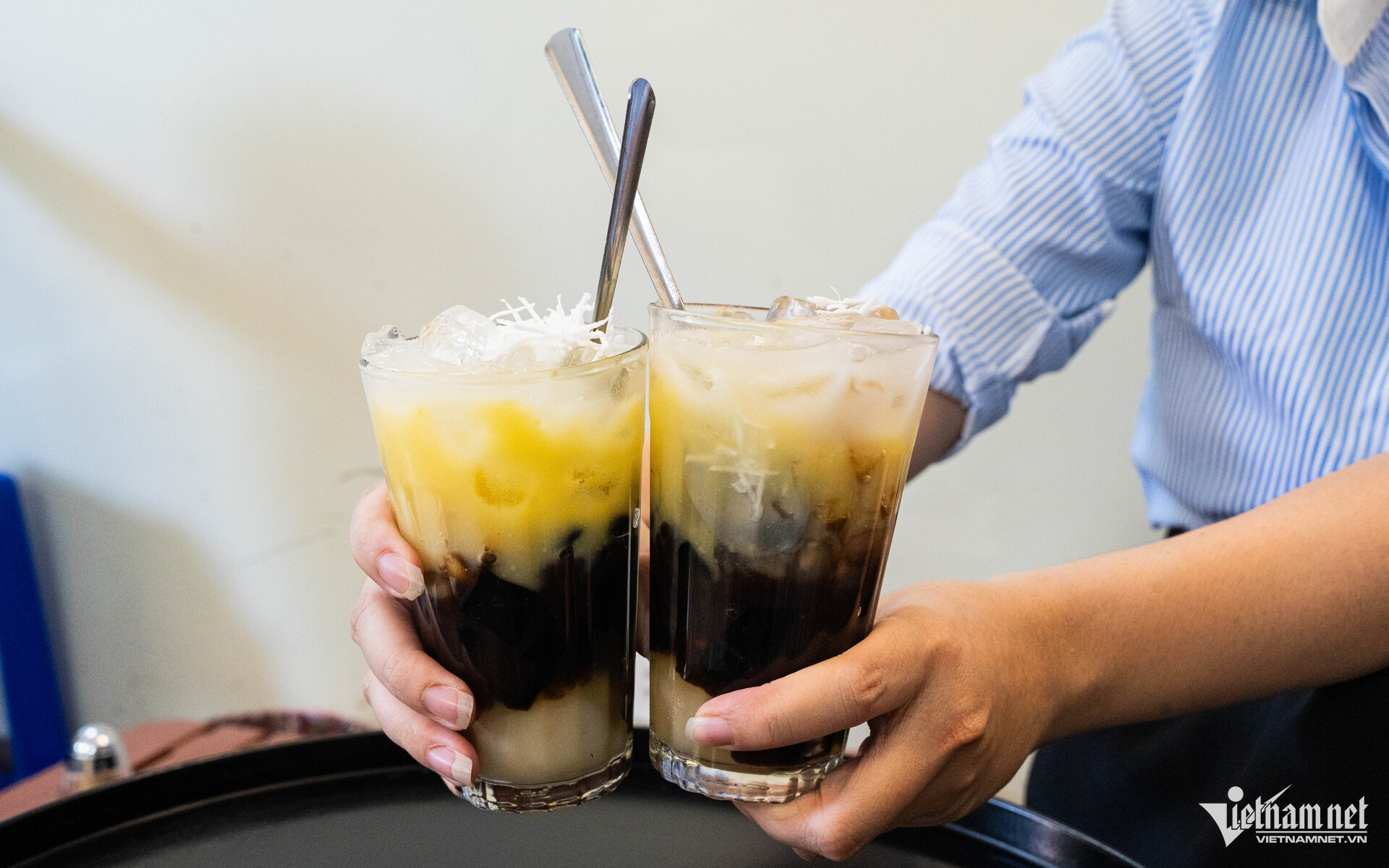 W-quán chè mười sáu hà nội.jpg