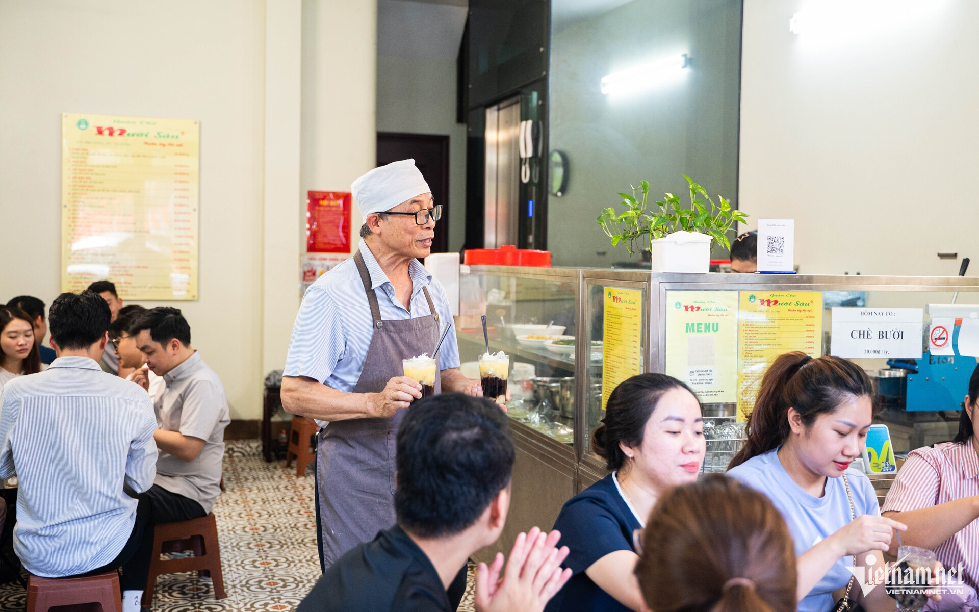 W-quán chè mười sáu hà nội.jpg