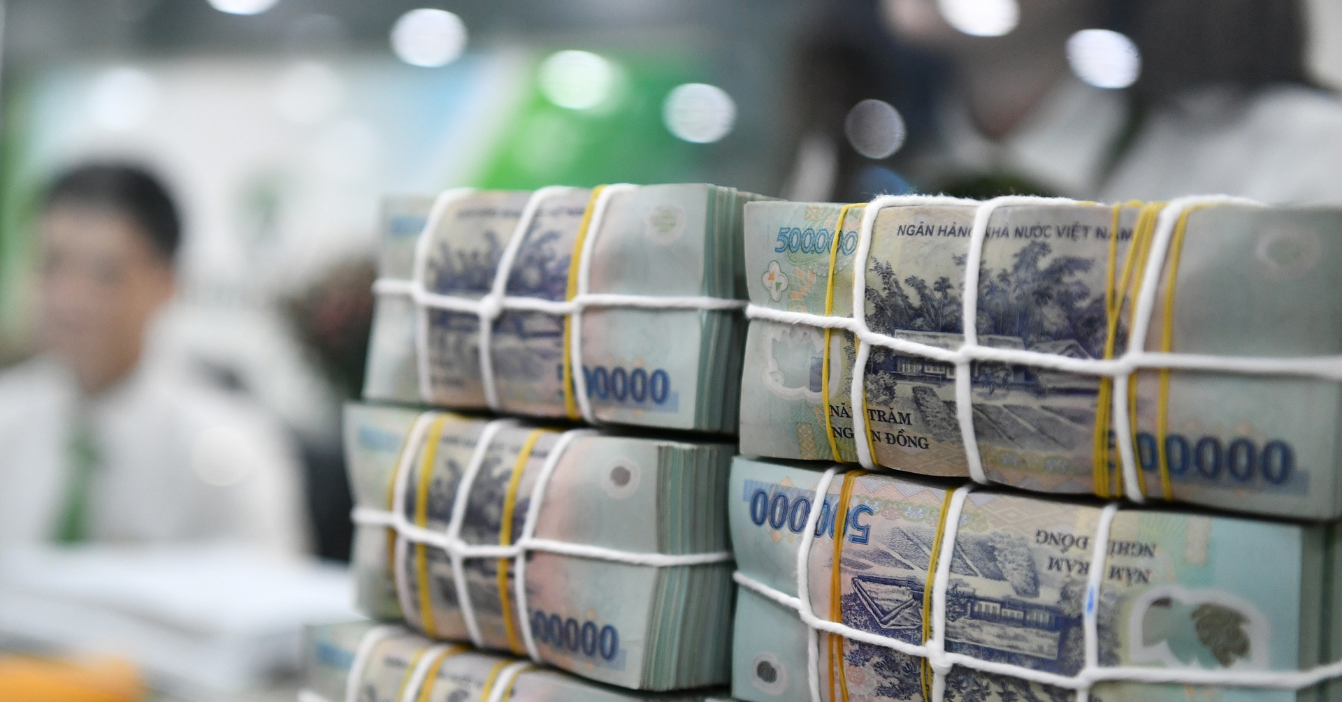 Lãi suất ngân hàng hôm nay 15/10/2025: Lãi suất huy động tiếp tục tăng mạnh