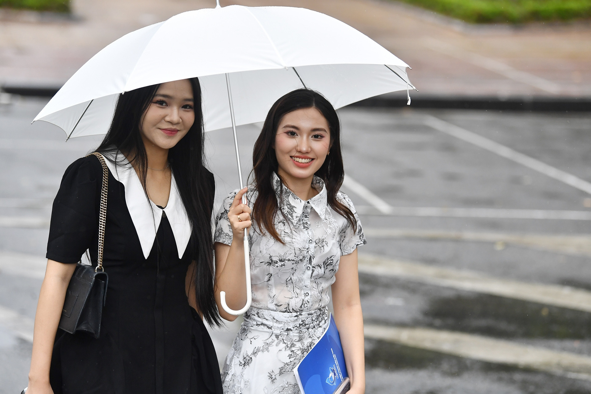 Dự báo thời tiết 16/10/2025: Miền Bắc nắng nhẹ, có lúc mưa rào và giông
