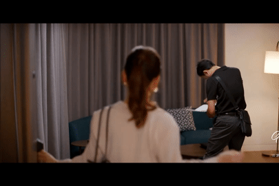 'Gió ngang khoảng trời xanh' tập 30: Linh lao vào phòng khách sạn của Đăng