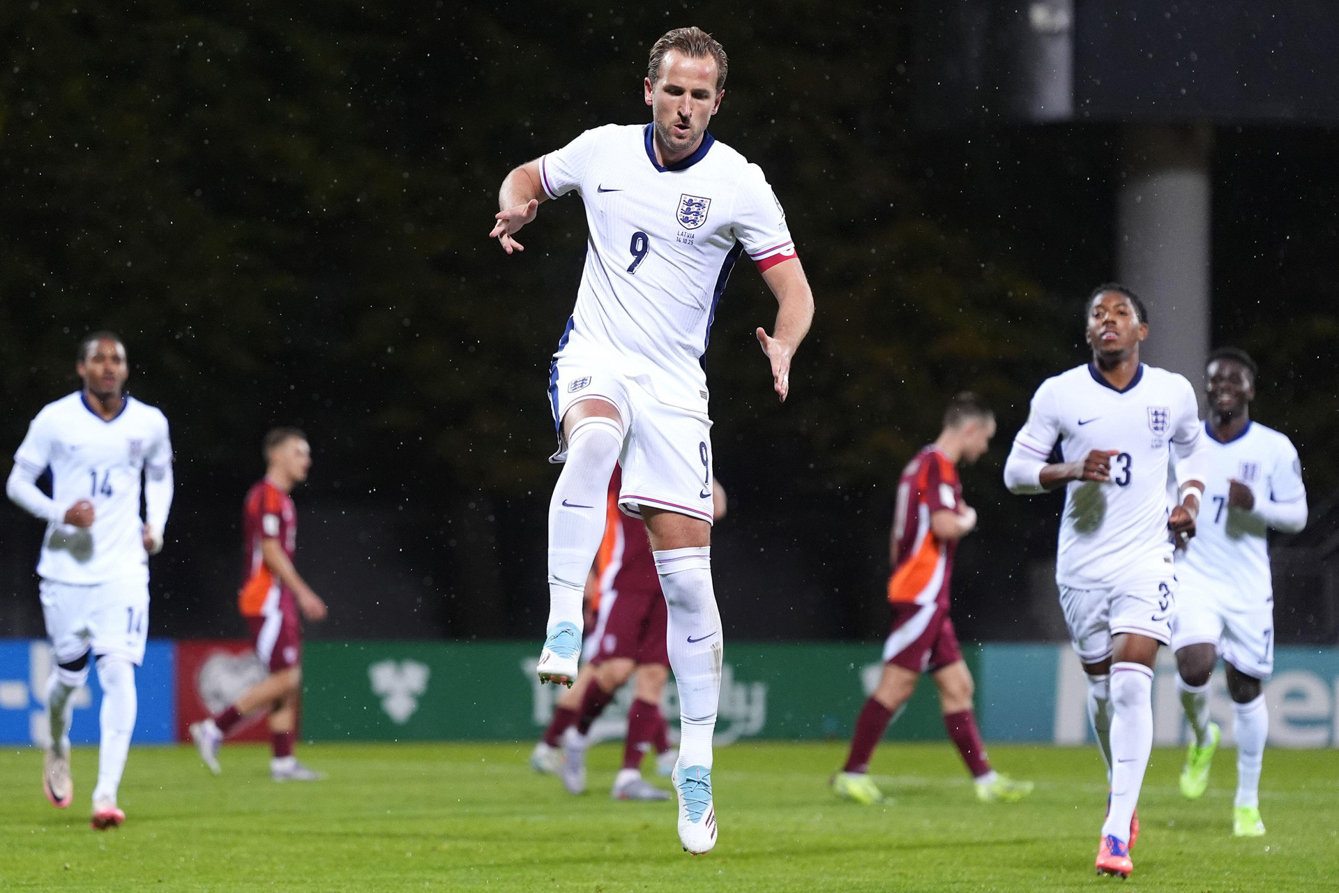 Harry Kane Latvia Anh.jpg