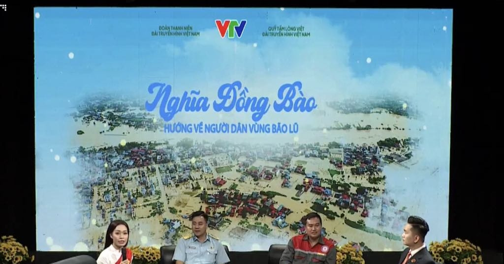 Hơn 12 tỷ đồng ủng hộ đồng bào vùng lũ qua Quỹ Tấm lòng Việt