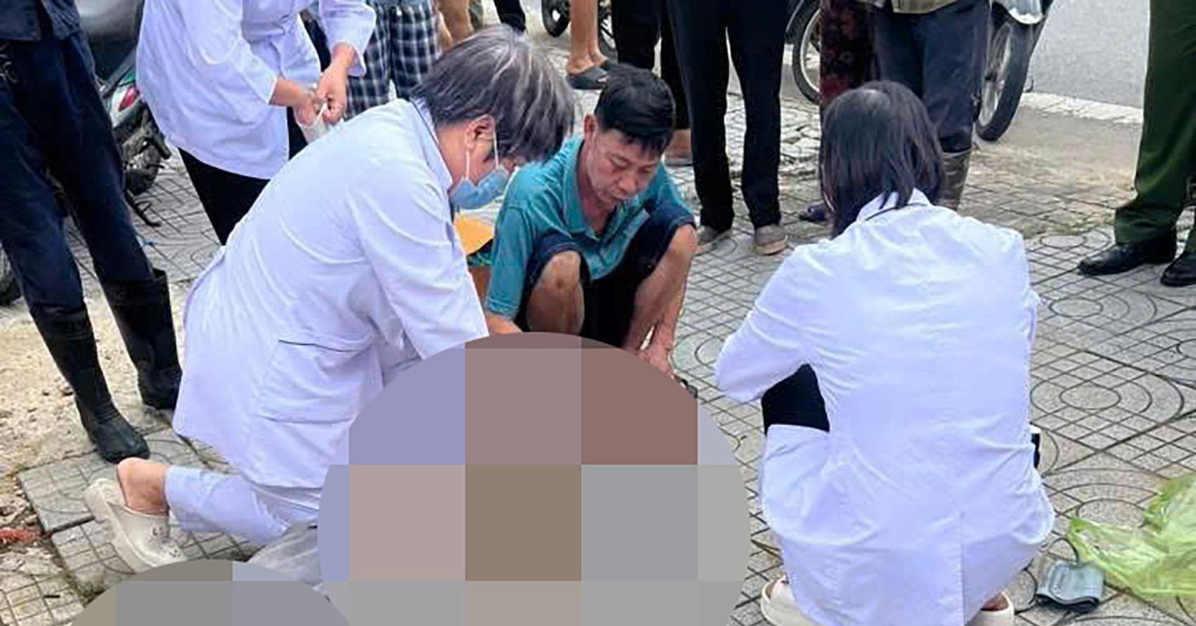 Người đàn ông tử vong bên chân cột điện ở Quảng Ninh