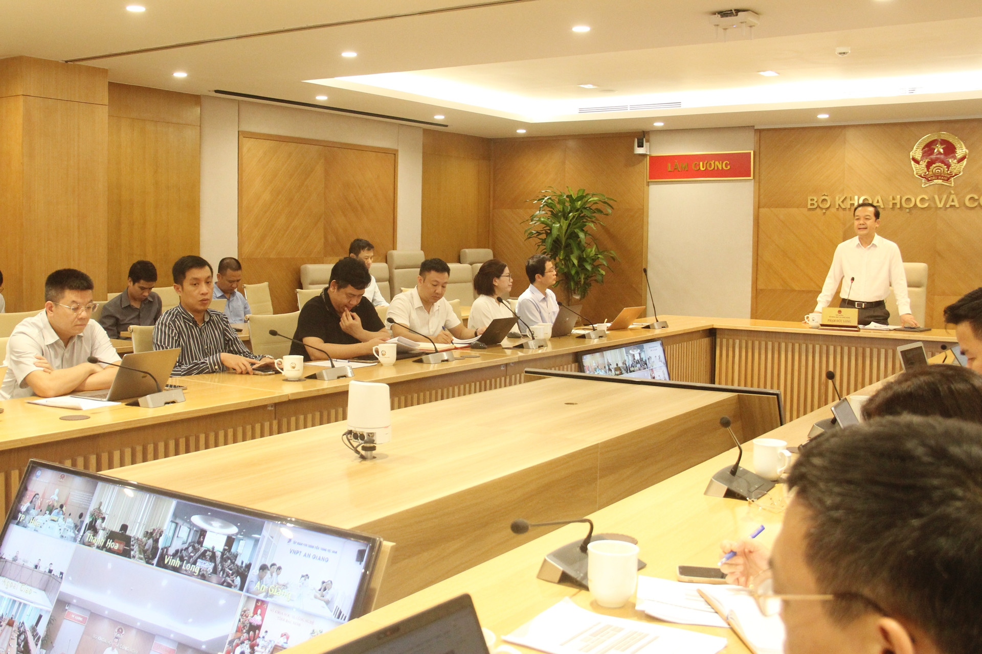 Thúc đẩy chuyển dịch sang quản trị dựa trên dữ liệu và AI