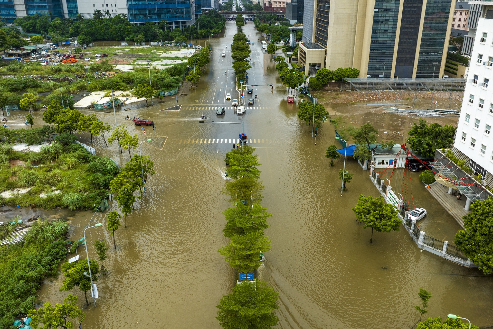 Từ thành phố sông hồ xưa đến Hà Nội cứ mưa là ngập