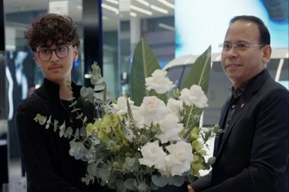 Tỷ phú tặng con trai tuổi teen xe Rolls-Royce trị giá hơn 37 tỷ gây sốt