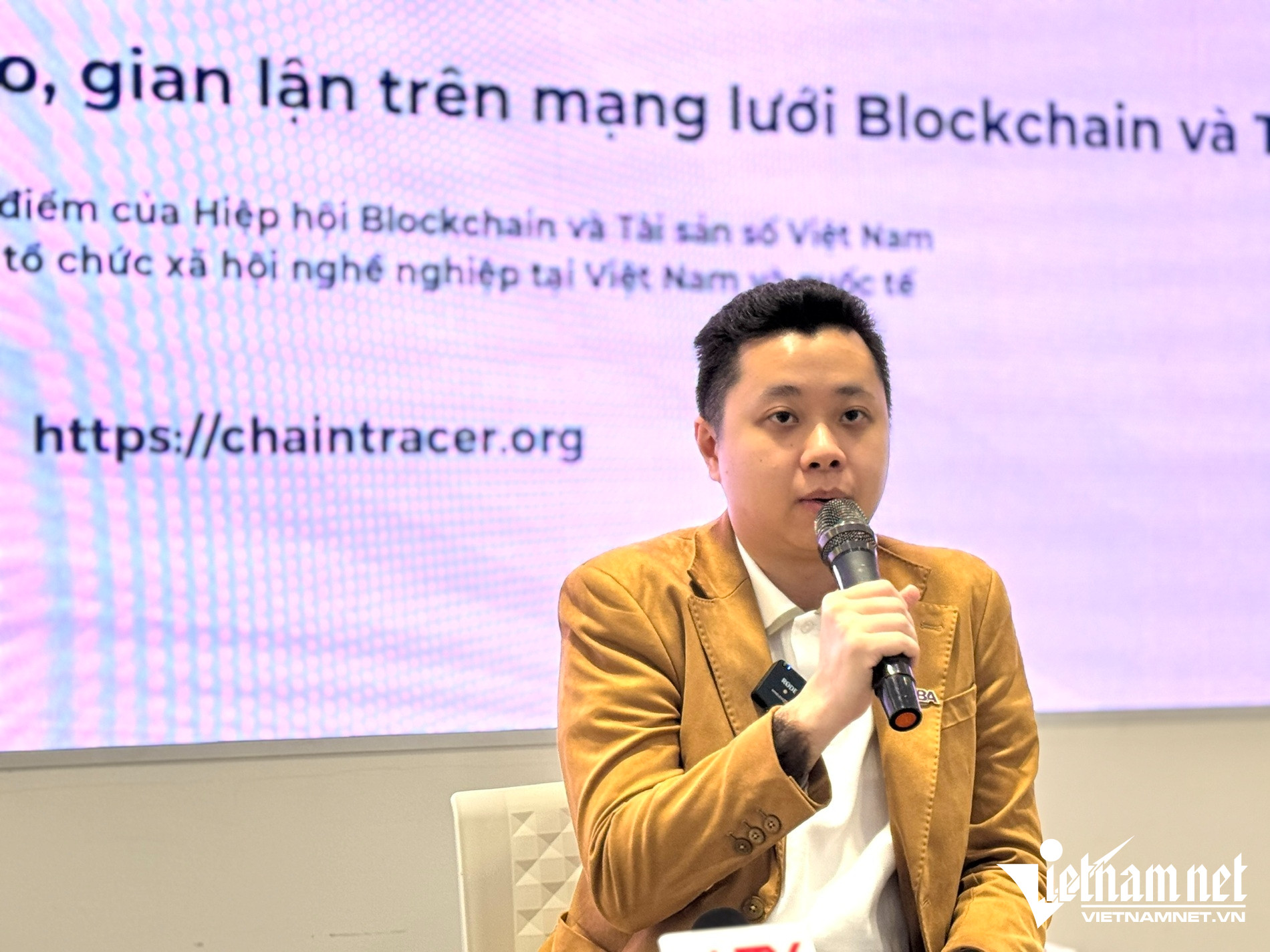 W-tran huyen dinh.jpg