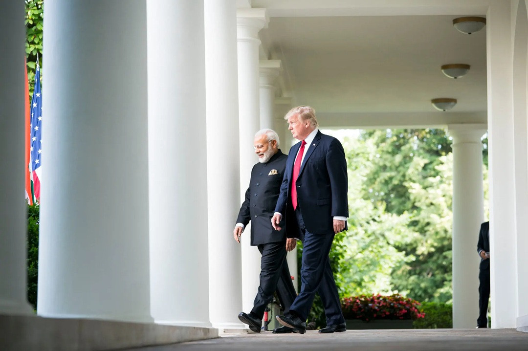 12modi trump fhjm superJumbo.jpg
