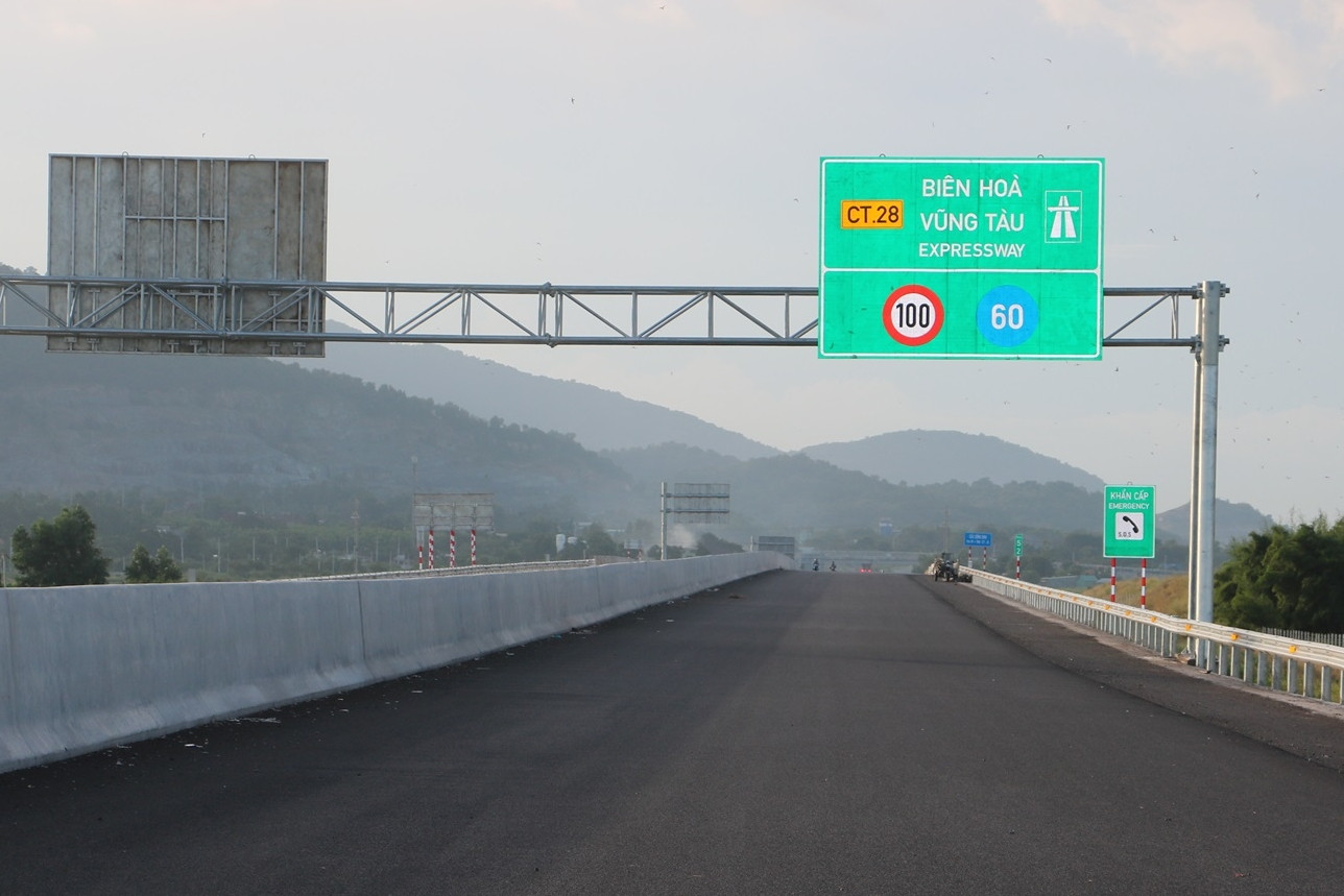 Cao tốc Biên Hòa - Vũng Tàu qua TPHCM sẵn sàng thông xe tháng 12