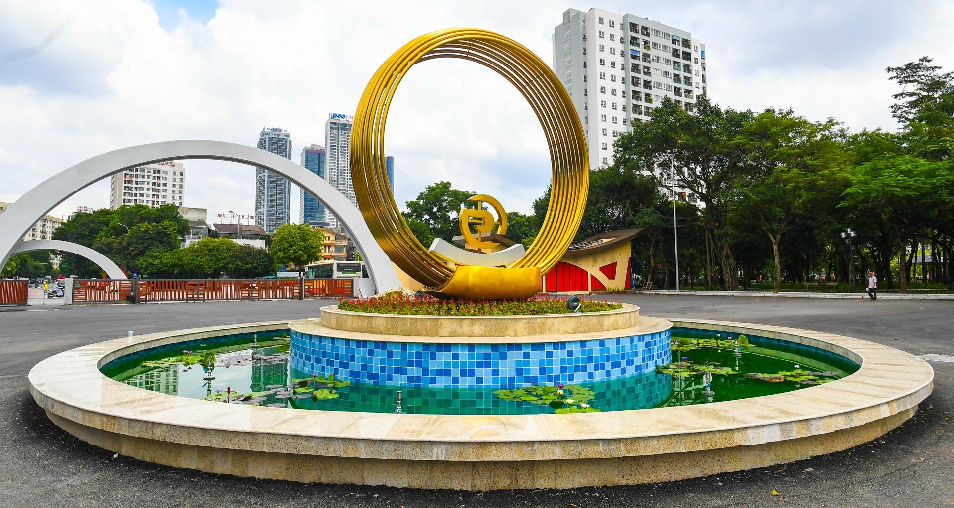 Diện mạo mới Công viên Cầu Giấy sau cuộc &amp;apos;đại phẫu&amp;apos; 66 tỷ đồng