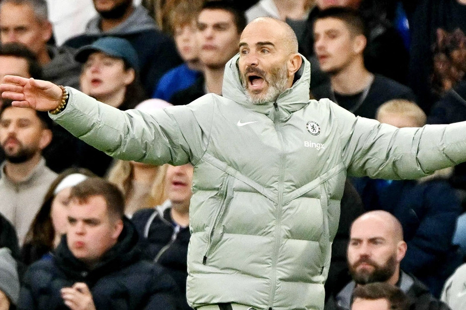 HLV Chelsea bị cấm chỉ đạo vì ăn mừng quá cuồng nhiệt