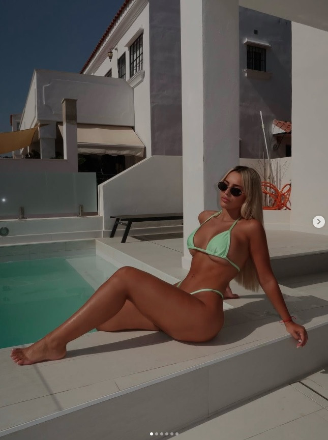 mbappe ban gai 2.jpg