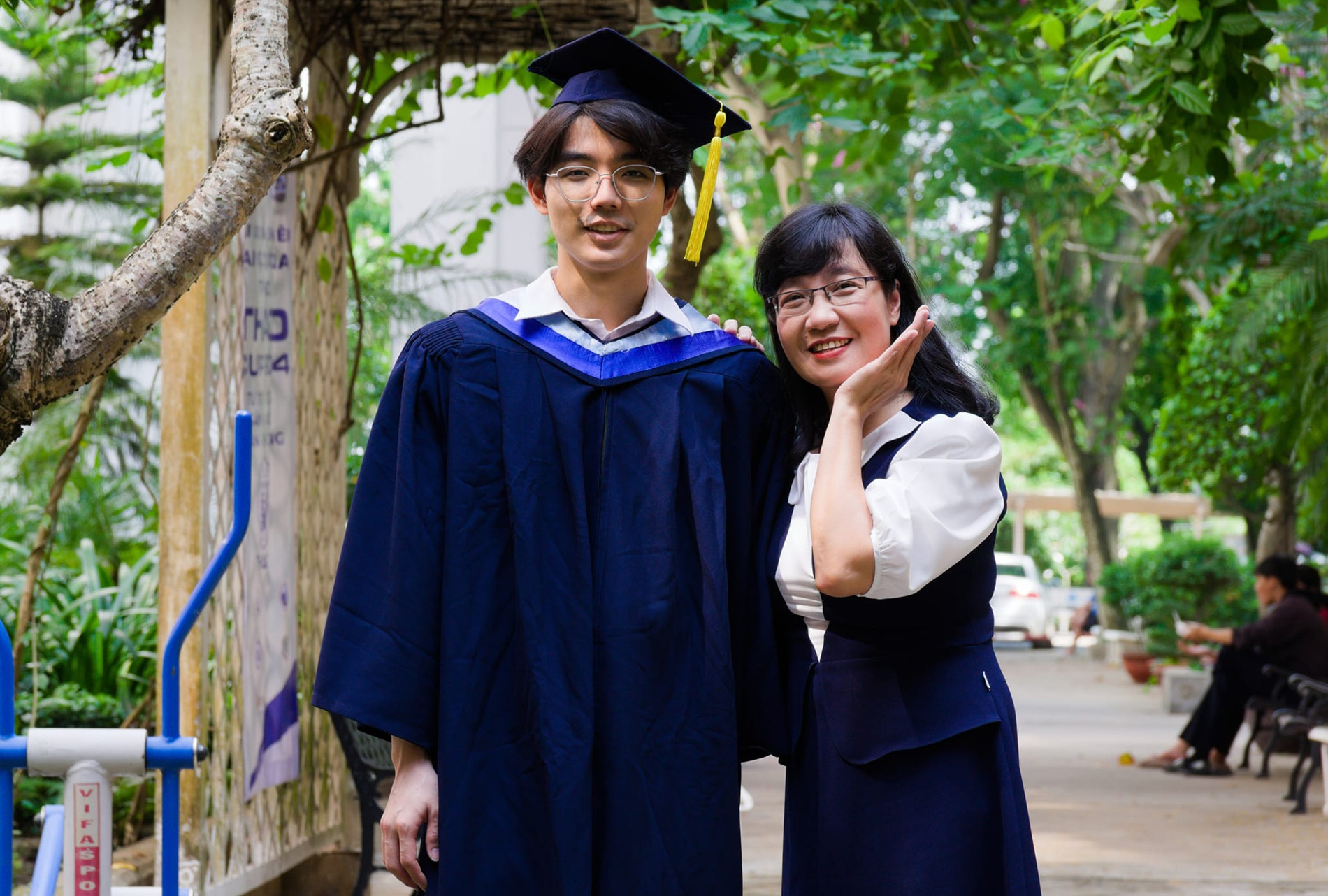 Mẹ đơn thân đặt tên con là Happy và hành trình 22 năm gieo hạt yêu thương