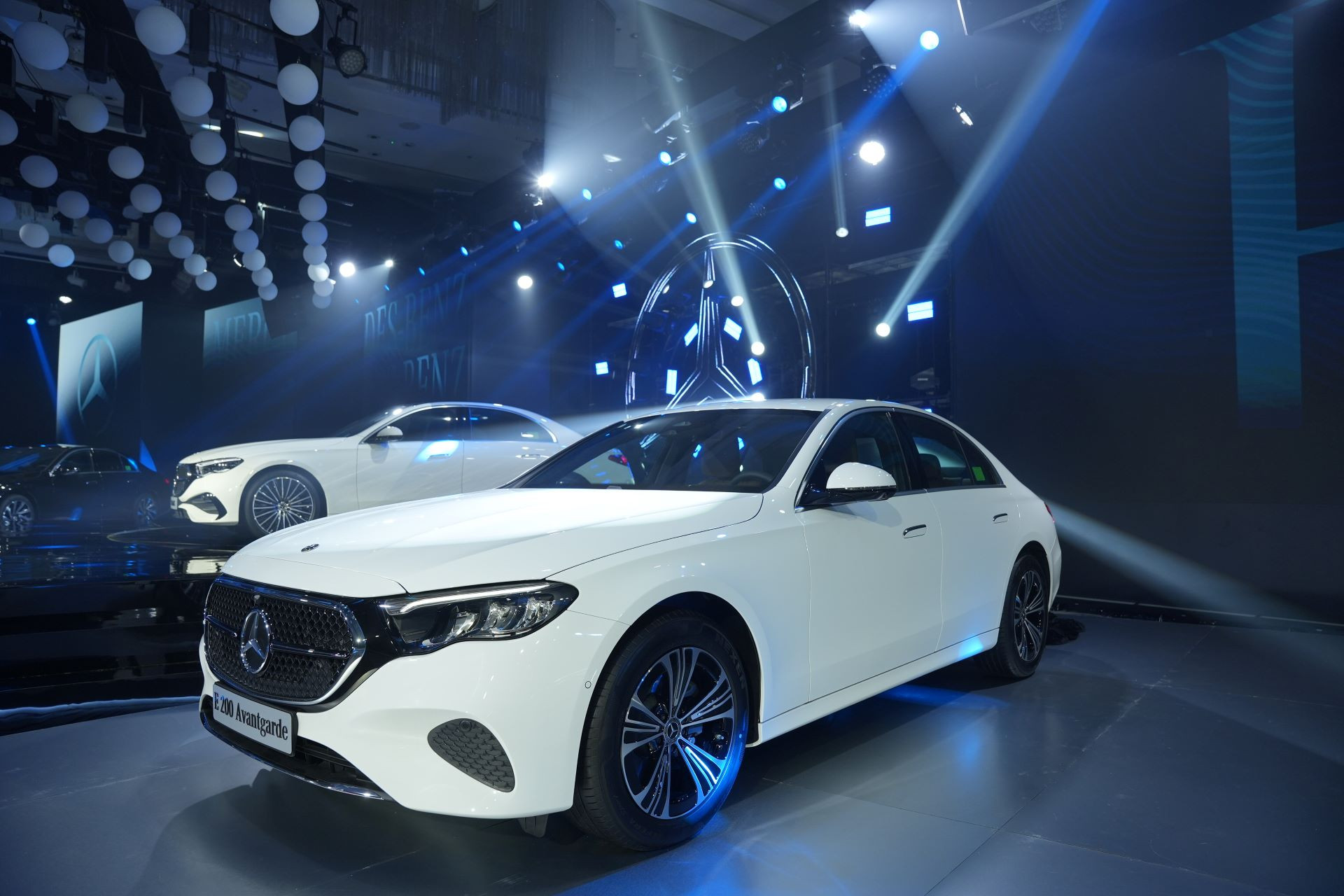 Mercedes-Benz E 200 Avantgarde
700.jpg