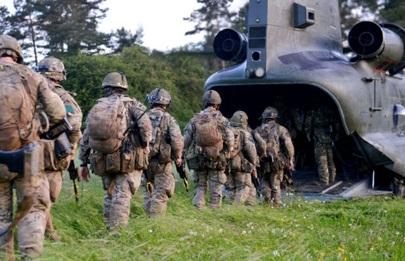 Nga tố NATO huy động số lượng lớn binh sĩ áp sát biên giới