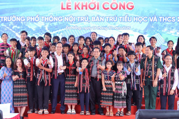 Thủ tướng Phạm Minh Chính dự khởi công trường nội trú liên cấp tại xã biên giới Tây Giang ở Đà Nẵng