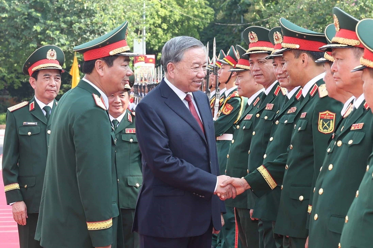 Tổng Bí thư: Chăm lo xây dựng Lực lượng vũ trang Quân khu 1 vững mạnh toàn diện