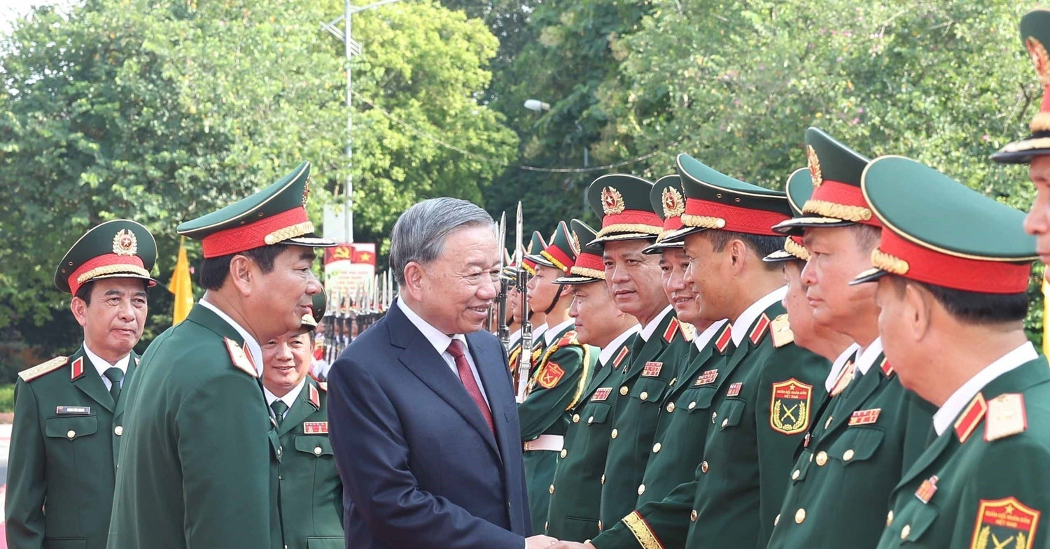 Tổng Bí thư: Chăm lo xây dựng Lực lượng vũ trang Quân khu 1 vững mạnh toàn diện