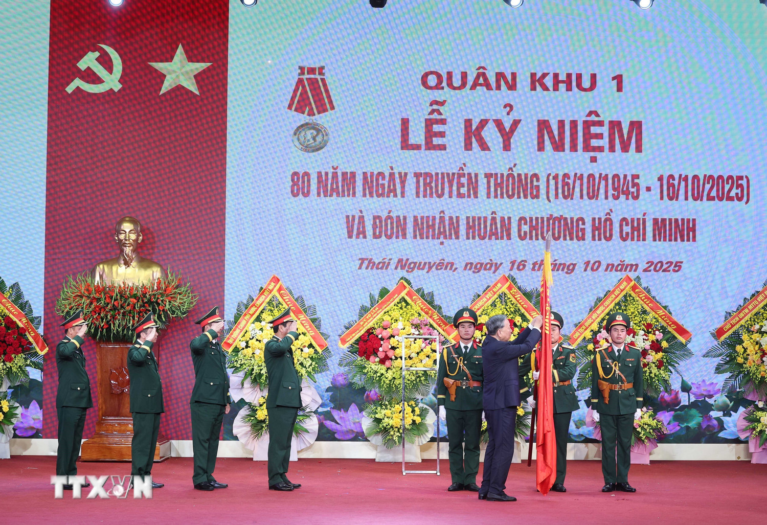 tong bi thu to lam du le ky niem 80 nam ngay truyen thong luc luong vu trang quan khu 1 8343356.jpg