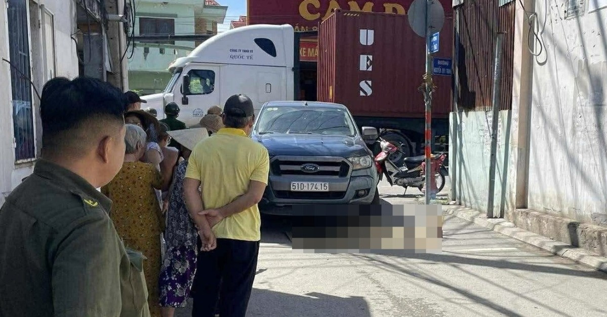 Va chạm với xe bán tải, cụ bà khuyết tật 79 tuổi tử vong thương tâm