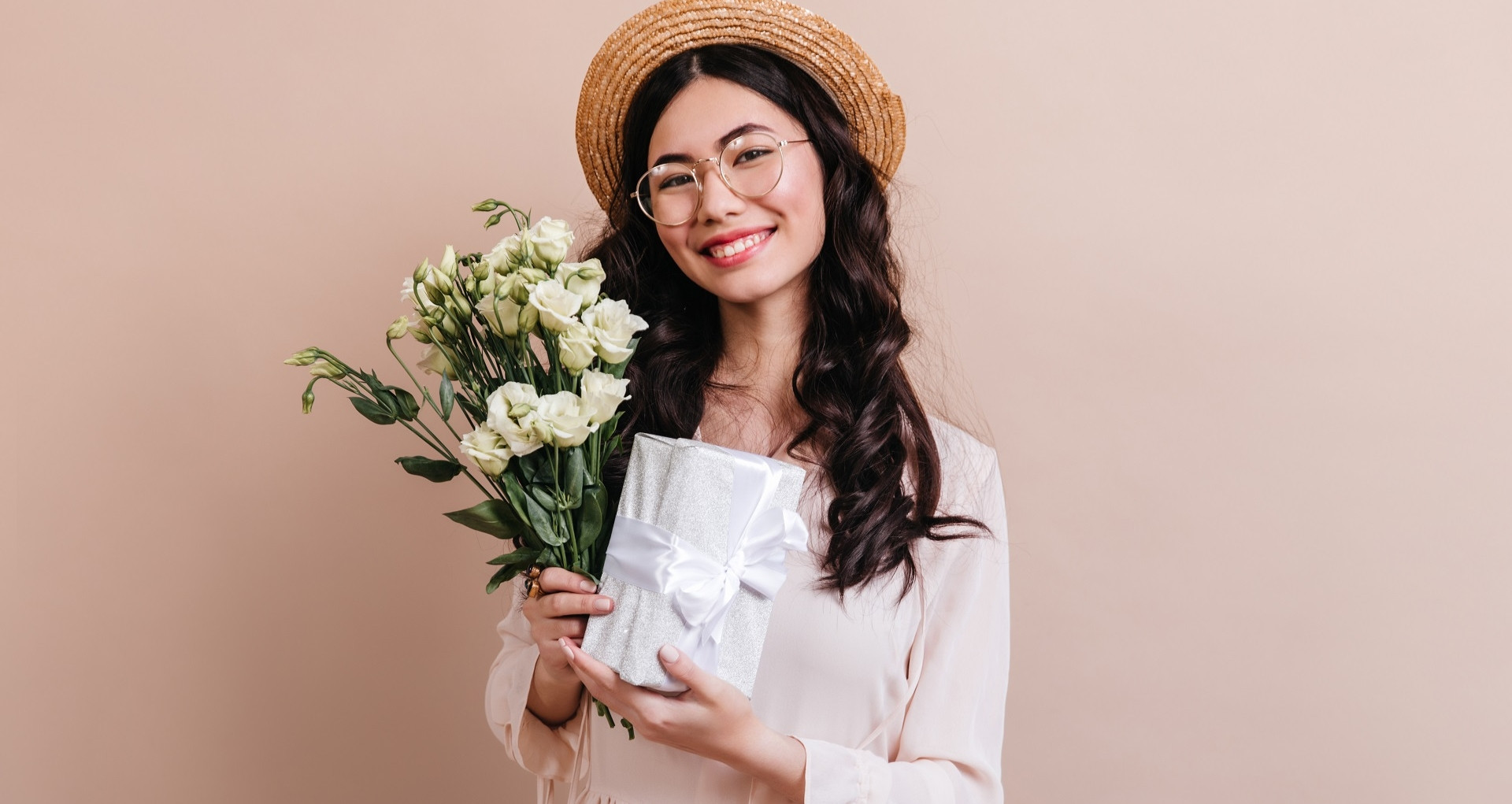 Lời chúc ngày 20/10 dành cho bạn bè hay, ý nghĩa năm 2025