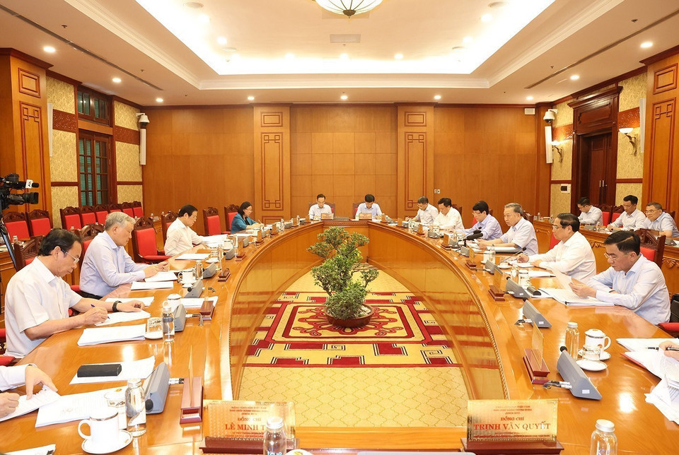 bo chinh tri ban bi thu phong chong bao 2 6156.jpg