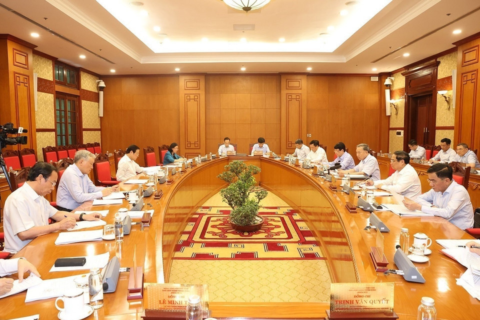 Bộ Chính trị quy định các trường hợp thôi chức vụ, từ chức, miễn nhiệm