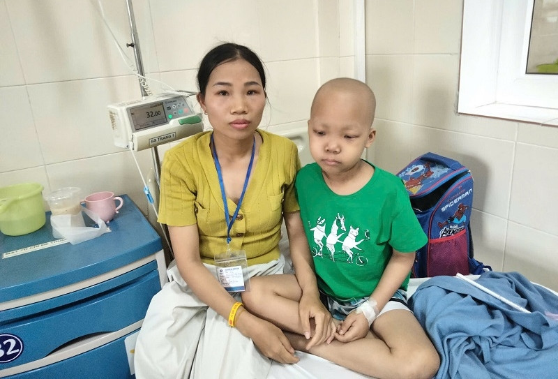 “Con xin mẹ giữ lại chân để con được đi chơi, đi học!”