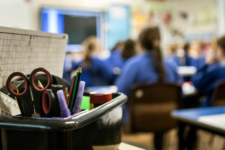 Cú sốc của phụ huynh khi chuyển con từ trường công sang trường tư để né bắt nạt