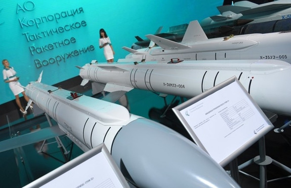 Nhiều vị trí trên tiền tuyến Ukraine lâm nguy vì bom lượn cải tiến của Nga