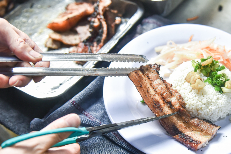 Nữ bệnh nhân phản ứng gay gắt khi bác sĩ khuyên nên ăn thịt