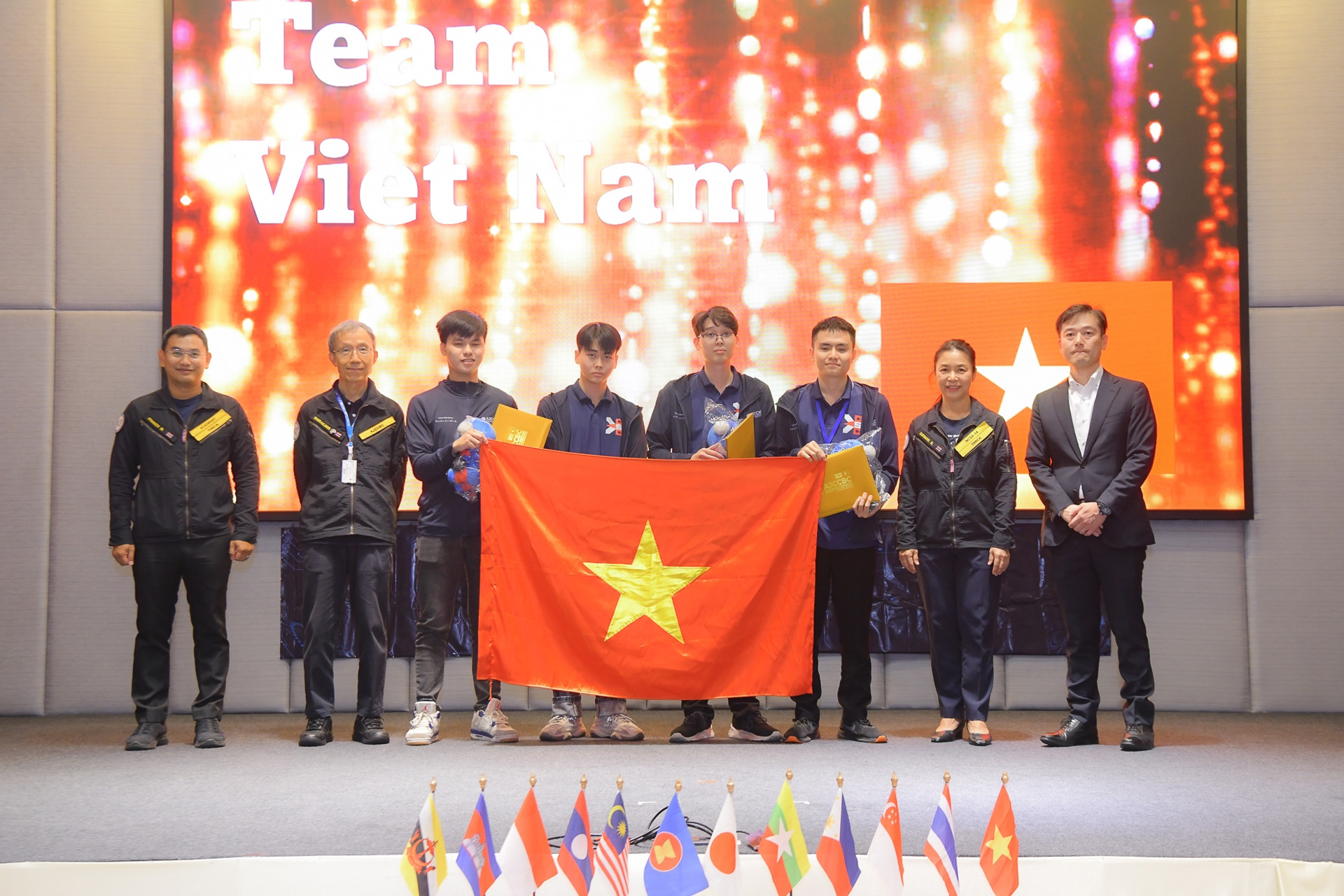 Sinh viên Việt giành giải Nhất cuộc thi an toàn thông tin Cyber SEA Game 2025