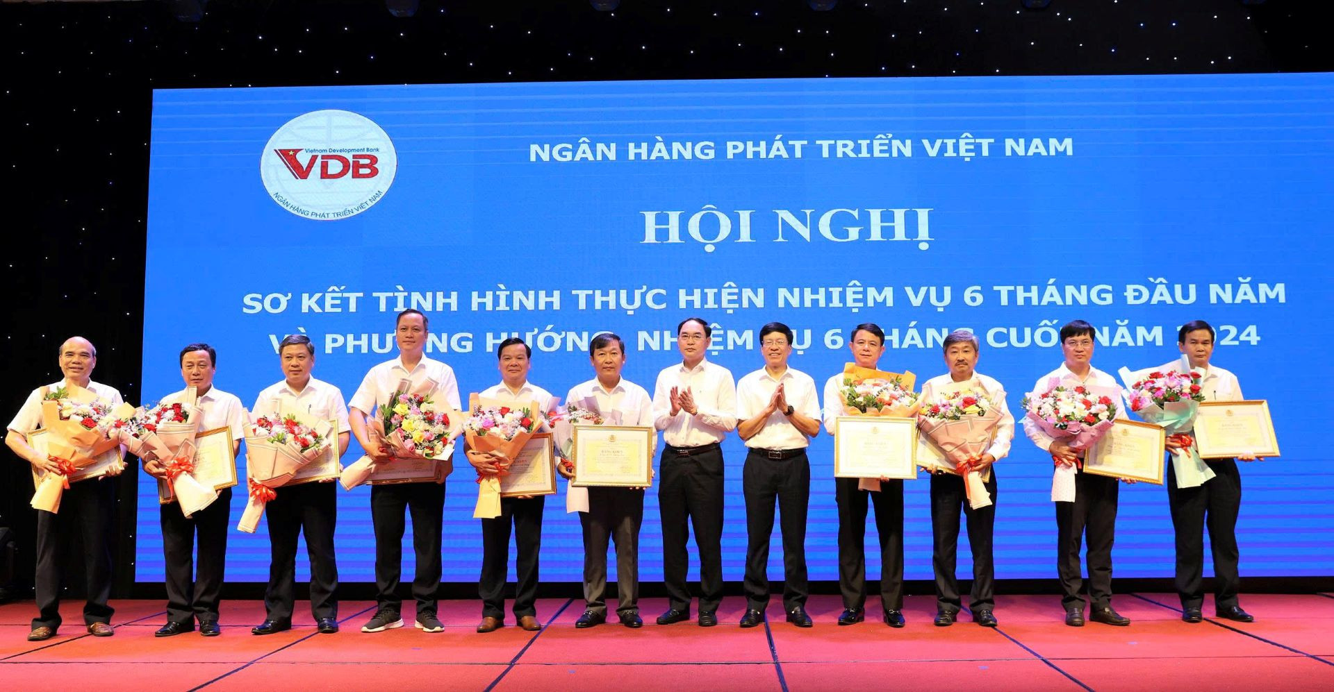 VDB đẩy mạnh phong trào thi đua, tạo động lực hoàn thành nhiệm vụ