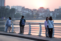 Dự báo thời tiết 18/10/2025: Miền Bắc nắng đến 33 độ trước khi đón không khí lạnh