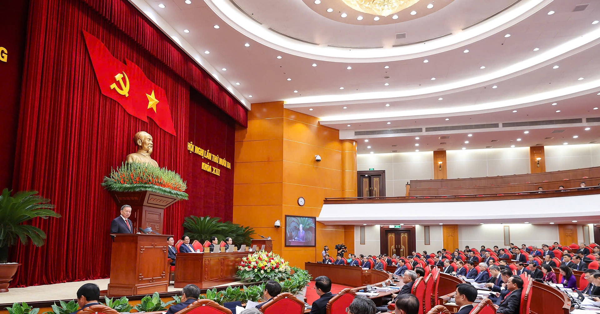 Bộ Chính trị quy định điều kiện bổ nhiệm lại, g...
