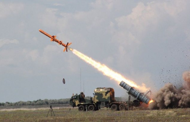 Cách giúp Ukraine tăng tốc sản xuất vũ khí quy mô lớn