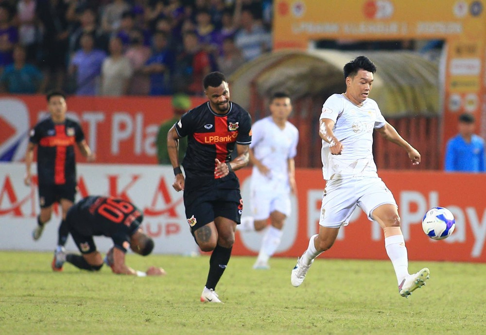 ha noi vs ninh binh 1.jpg