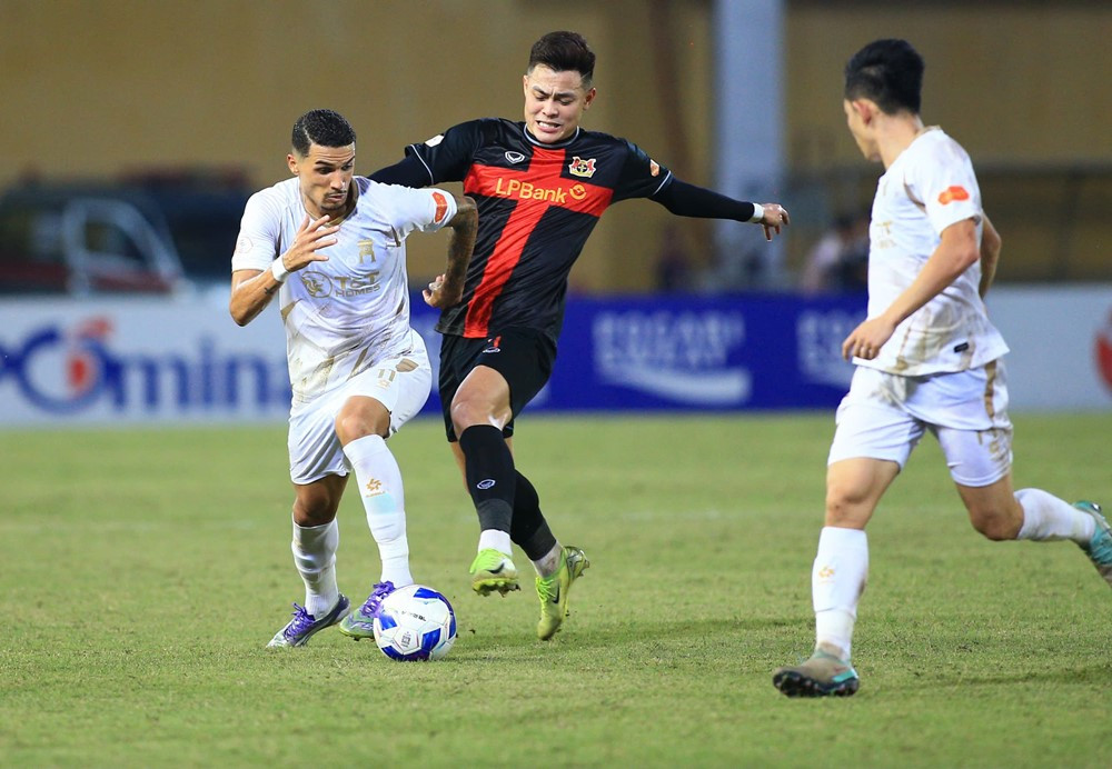 ha noi vs ninh binh 1.jpg