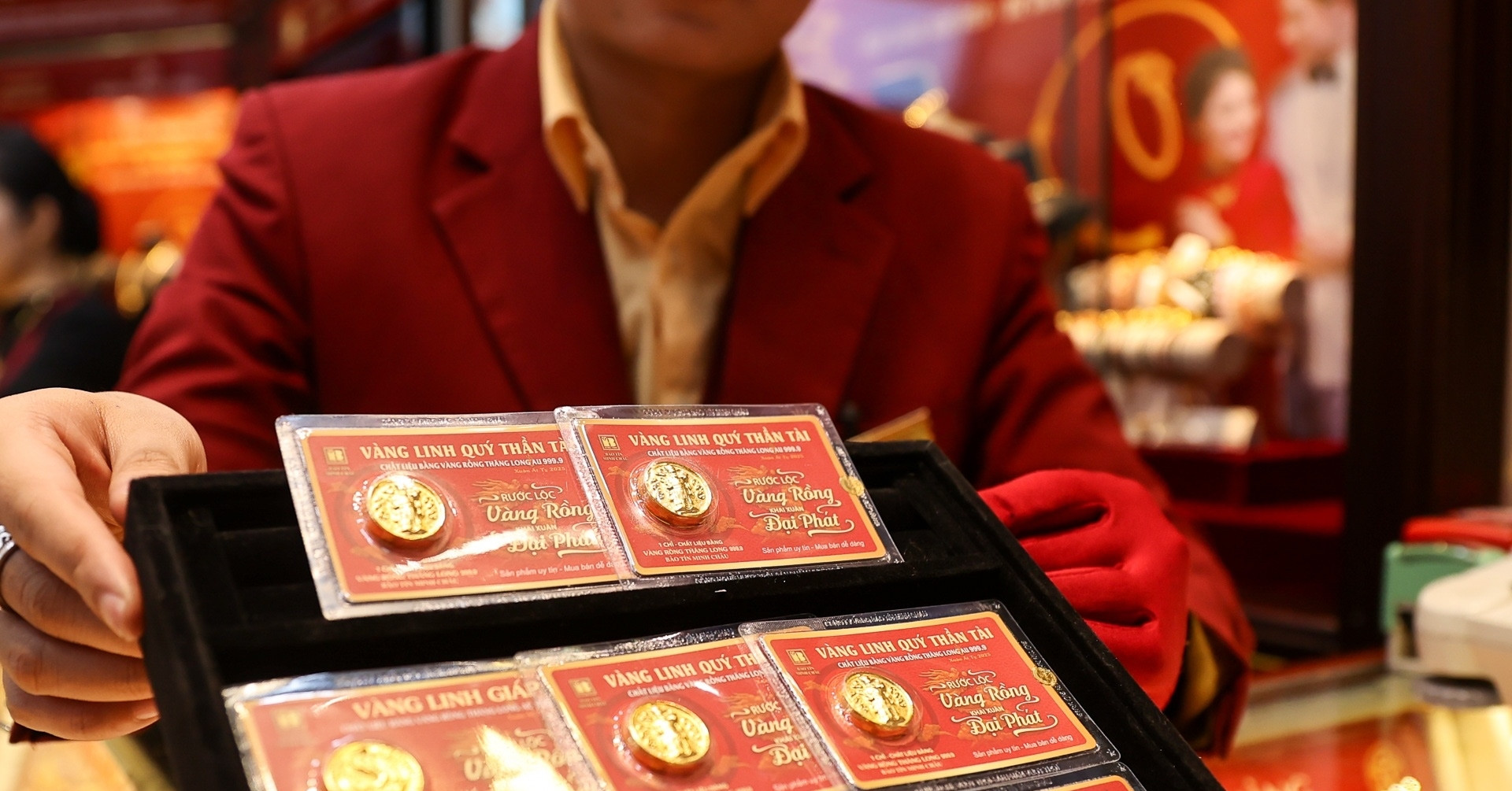 Giá vàng hôm nay 18/10/2025: Mỗi ngày 1 giá, và...