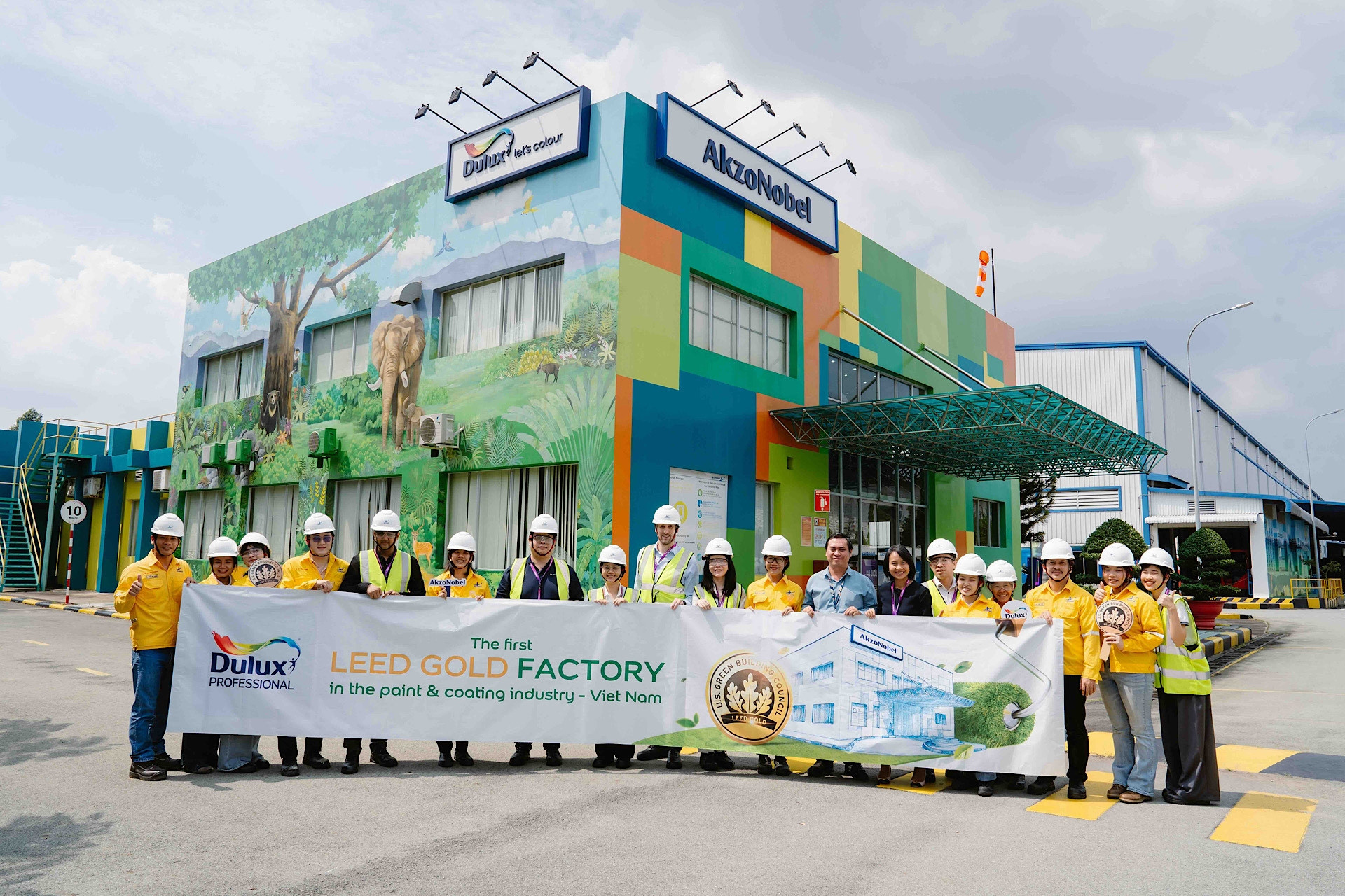 Nhà máy AkzoNobel tại Bình Dương nhận chứng chỉ LEED Gold