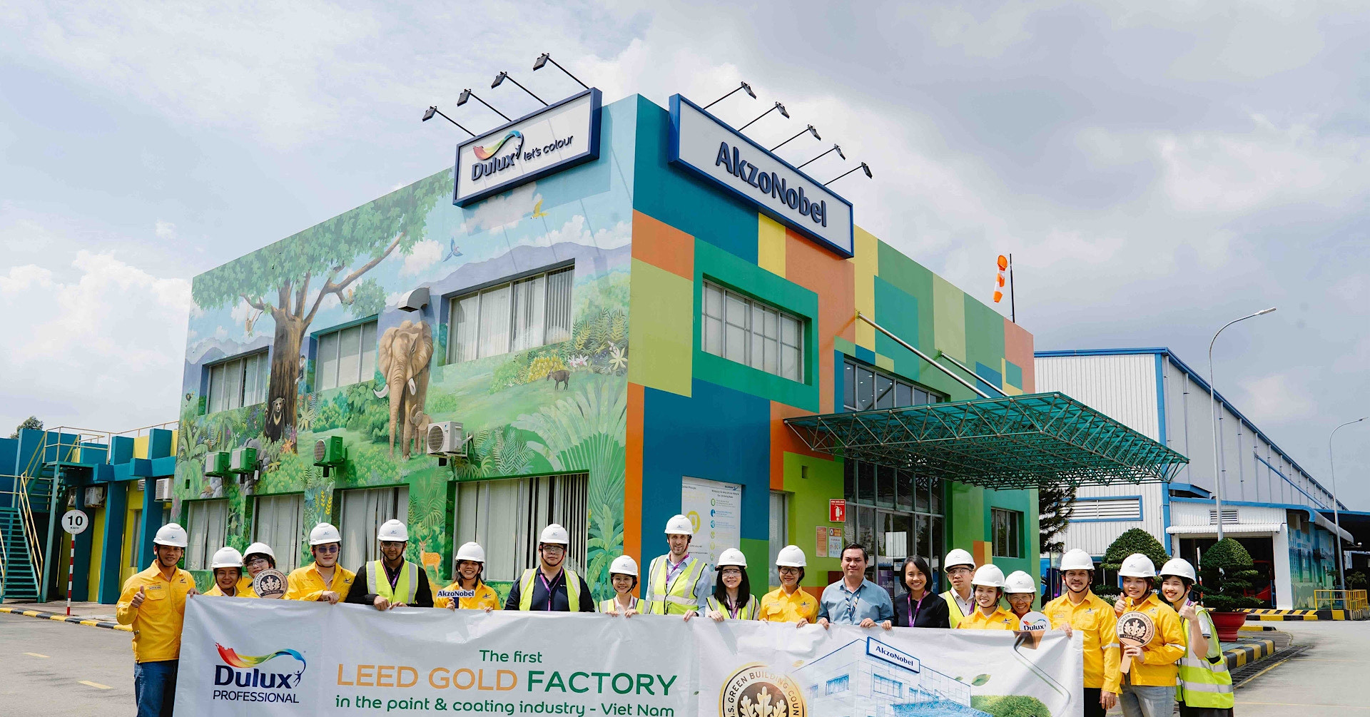 Nhà máy AkzoNobel tại Bình Dương nhận chứng chỉ LEED Gold