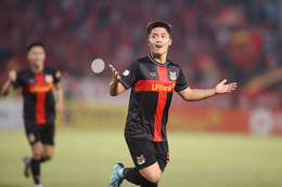 Quốc Việt ghi siêu phẩm, Ninh Bình khiến Harry Kewell ra mắt mất vui