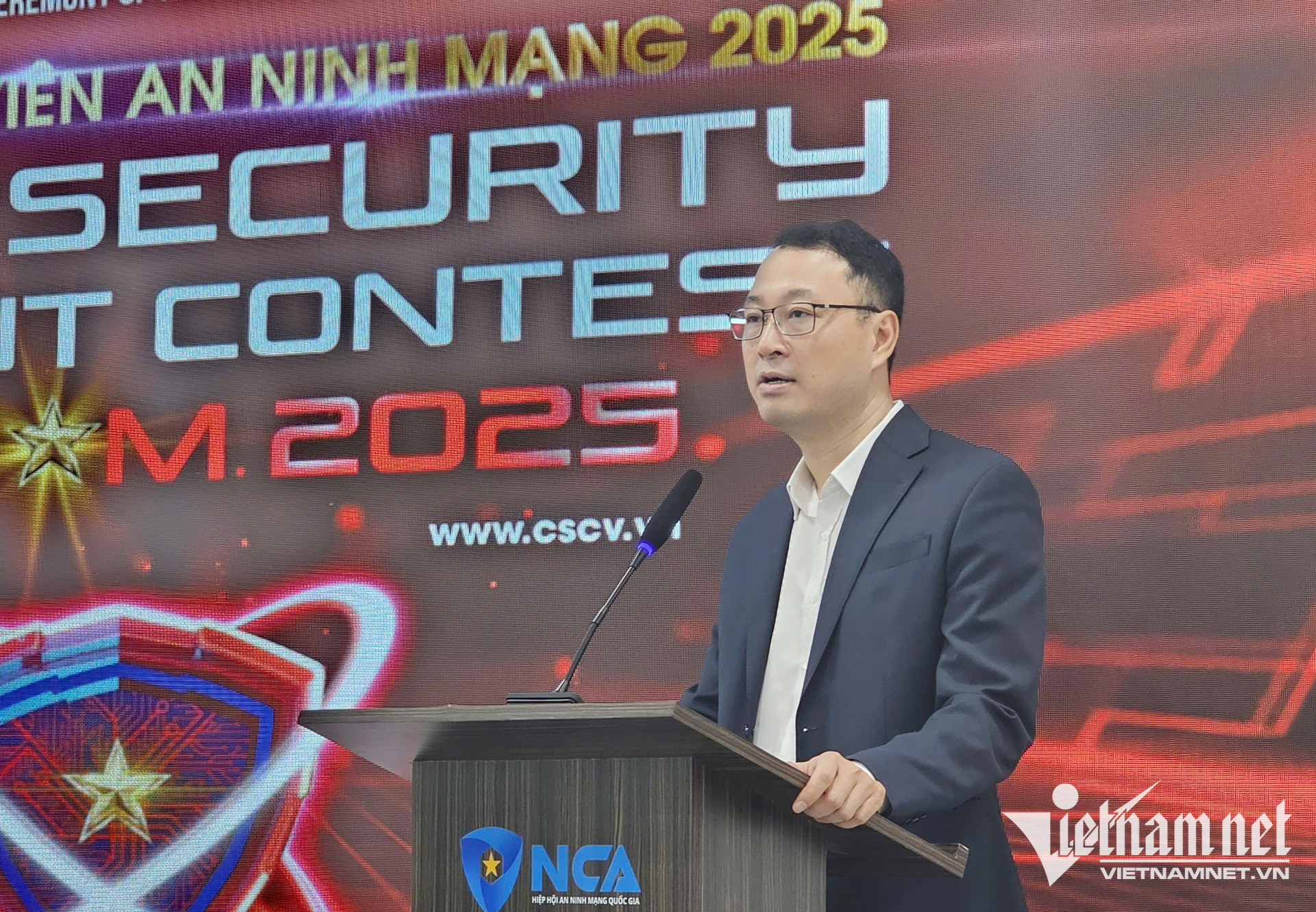 W-ong Trieu Manh Tung 01.jpg