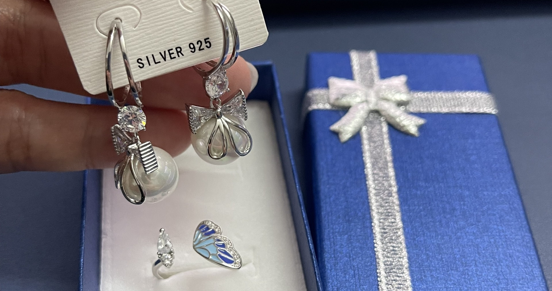 Ngỡ ngàng lý do chồng cũ từ chối tái hợp nhưng năm nào cũng tặng quà 20/10