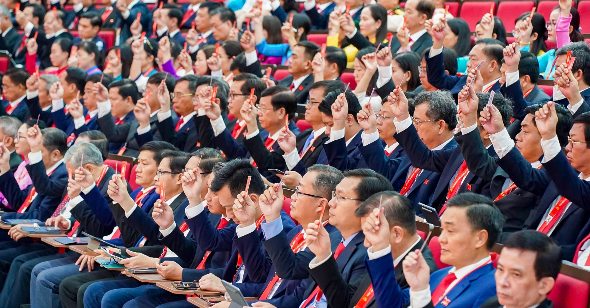 100% bí thư tỉnh, thành không phải người địa ph...