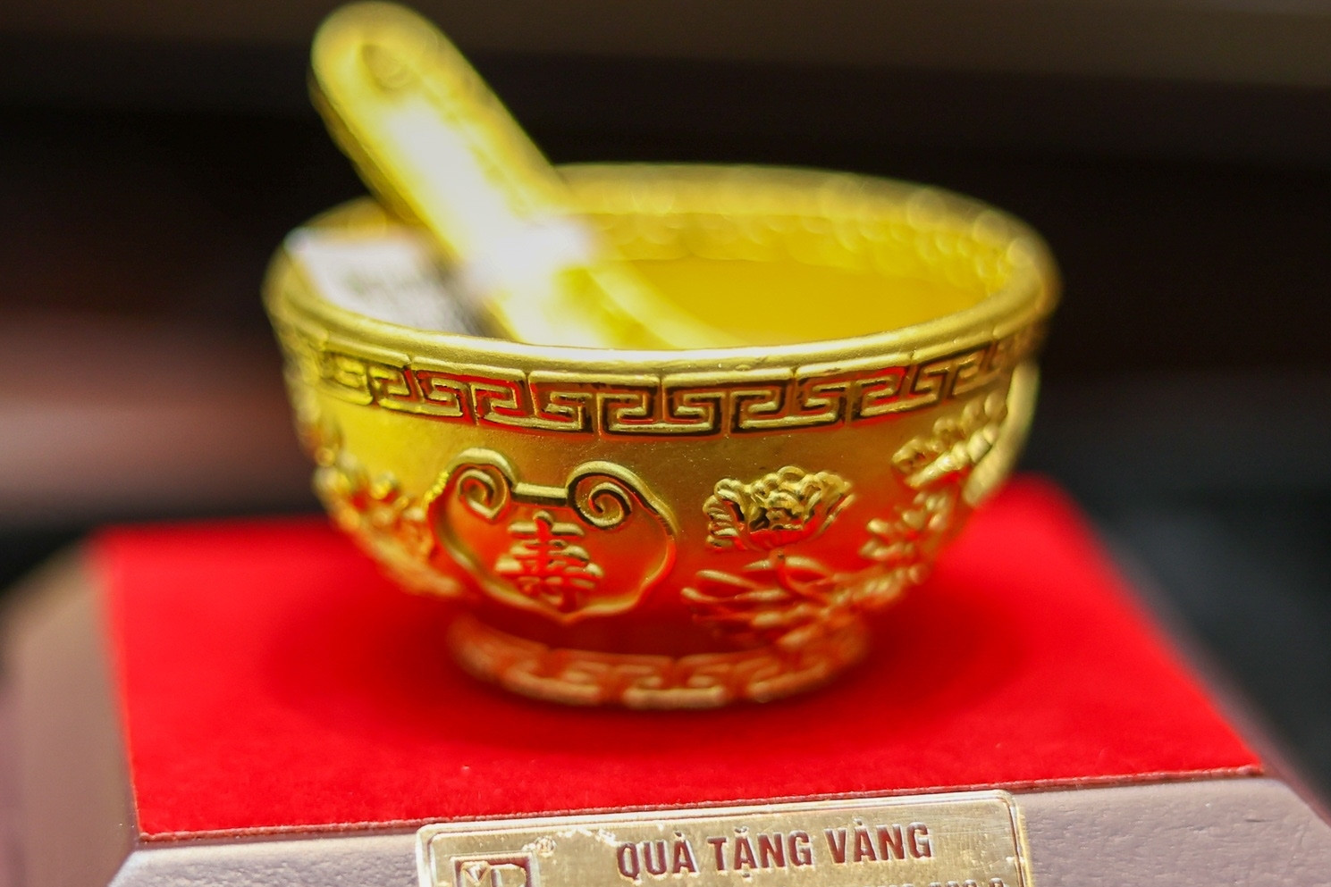 Giá vàng hôm nay 19/10/2025 leo đỉnh cao kỷ lục rồi đột ngột rơi  mạnh