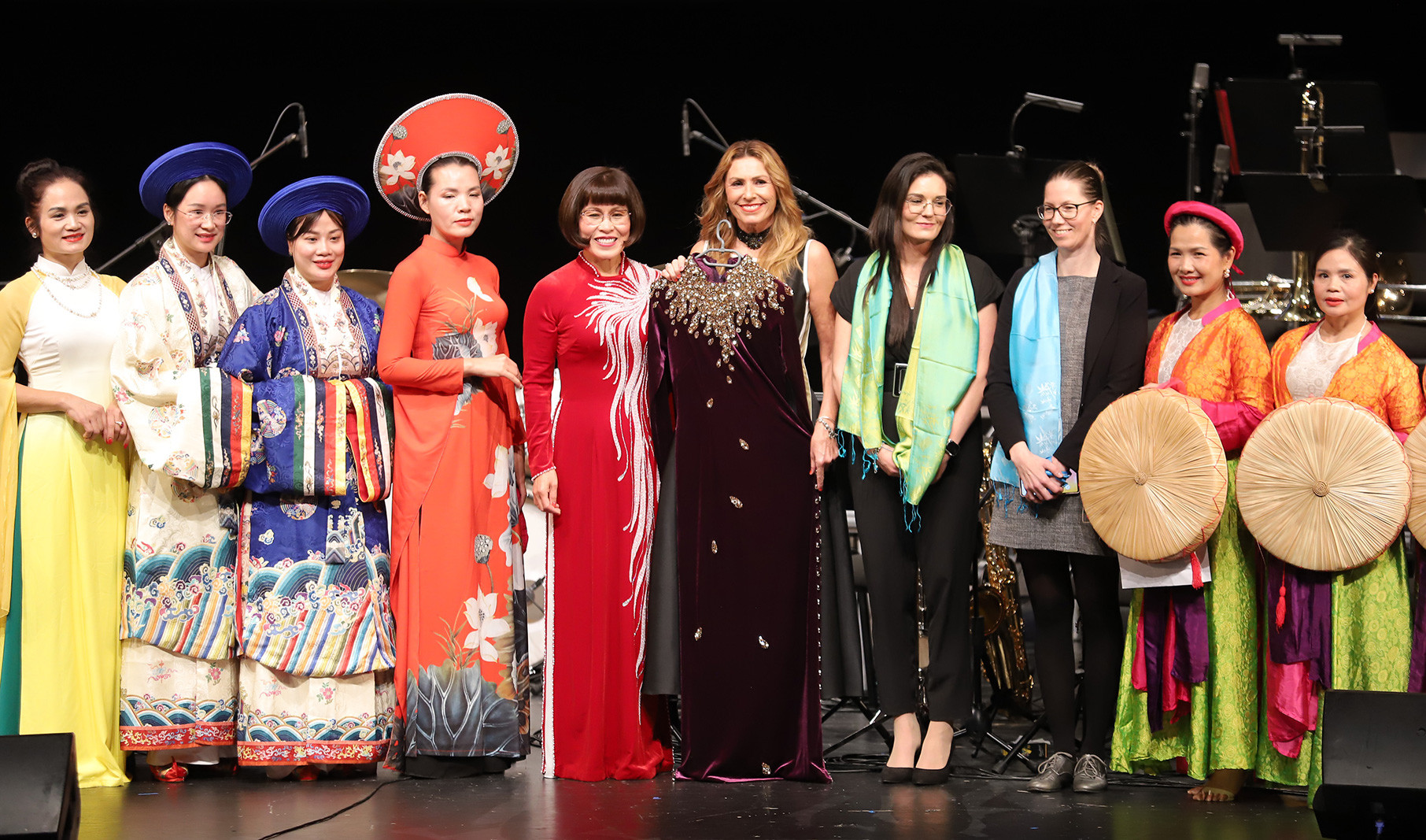 ao dai.jpg