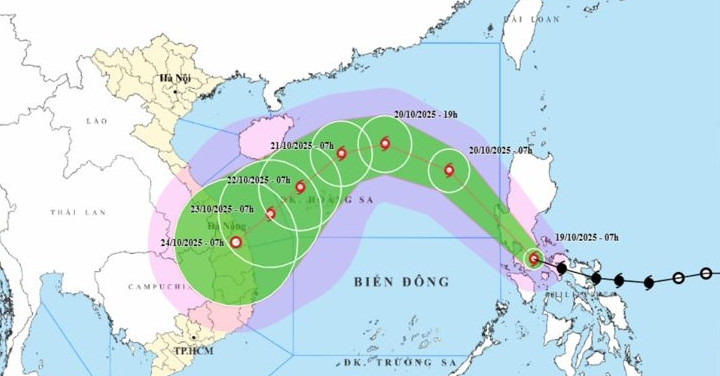 Bão Fengshen tiến vào Biển Đông, có thể đạt cường độ cực đại giật cấp 13